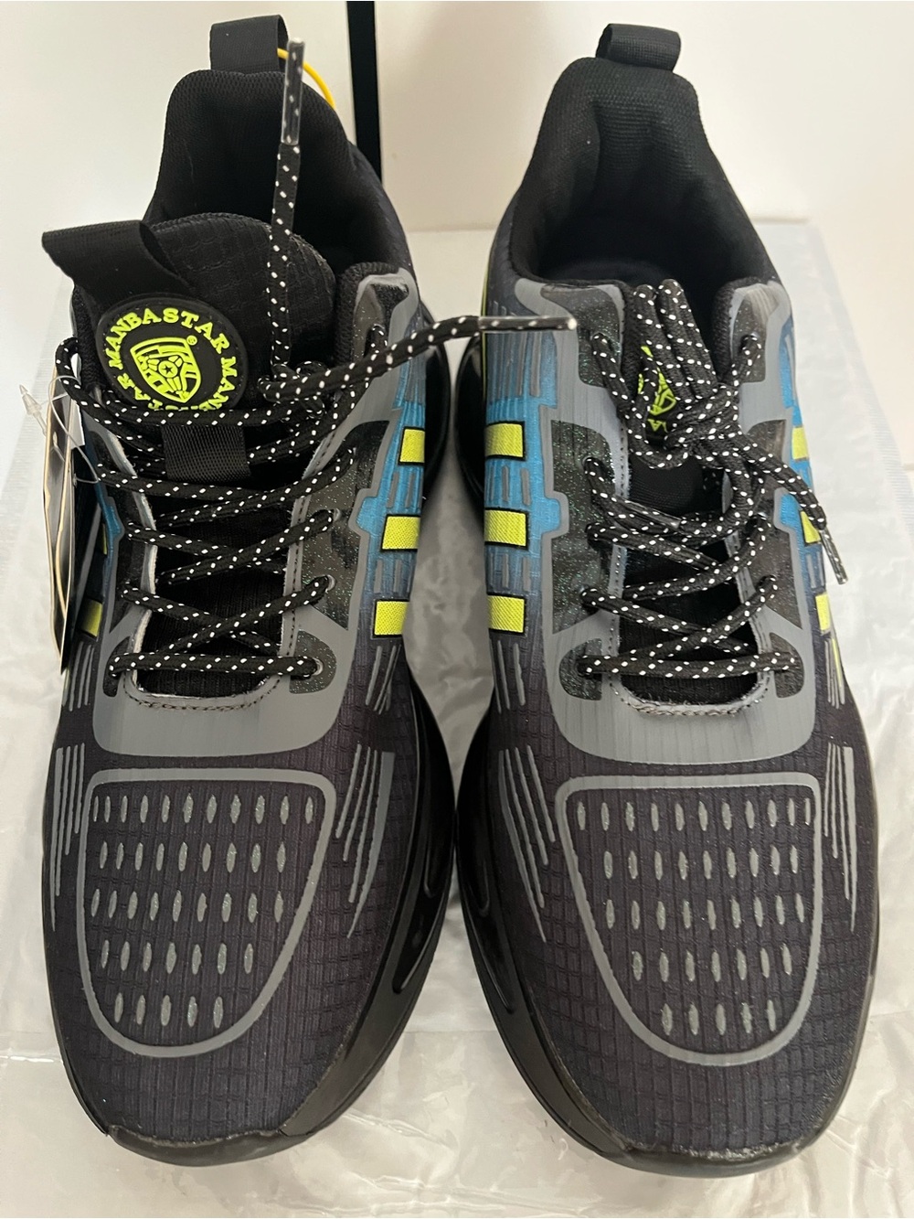 Men’s Black Athletic Sneakers with Neon Yellow Accents